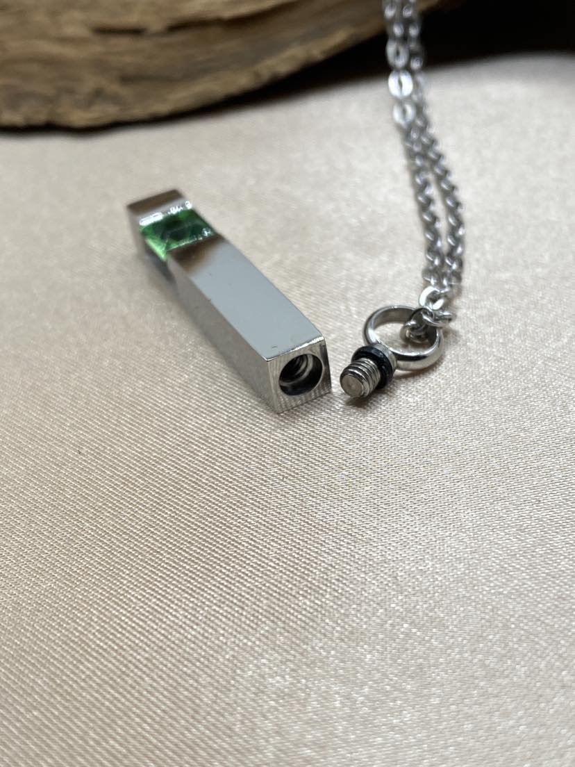 Green Birthstone Bar Cremation Necklace – Silver Memorial Urn Jewelry for Ashes