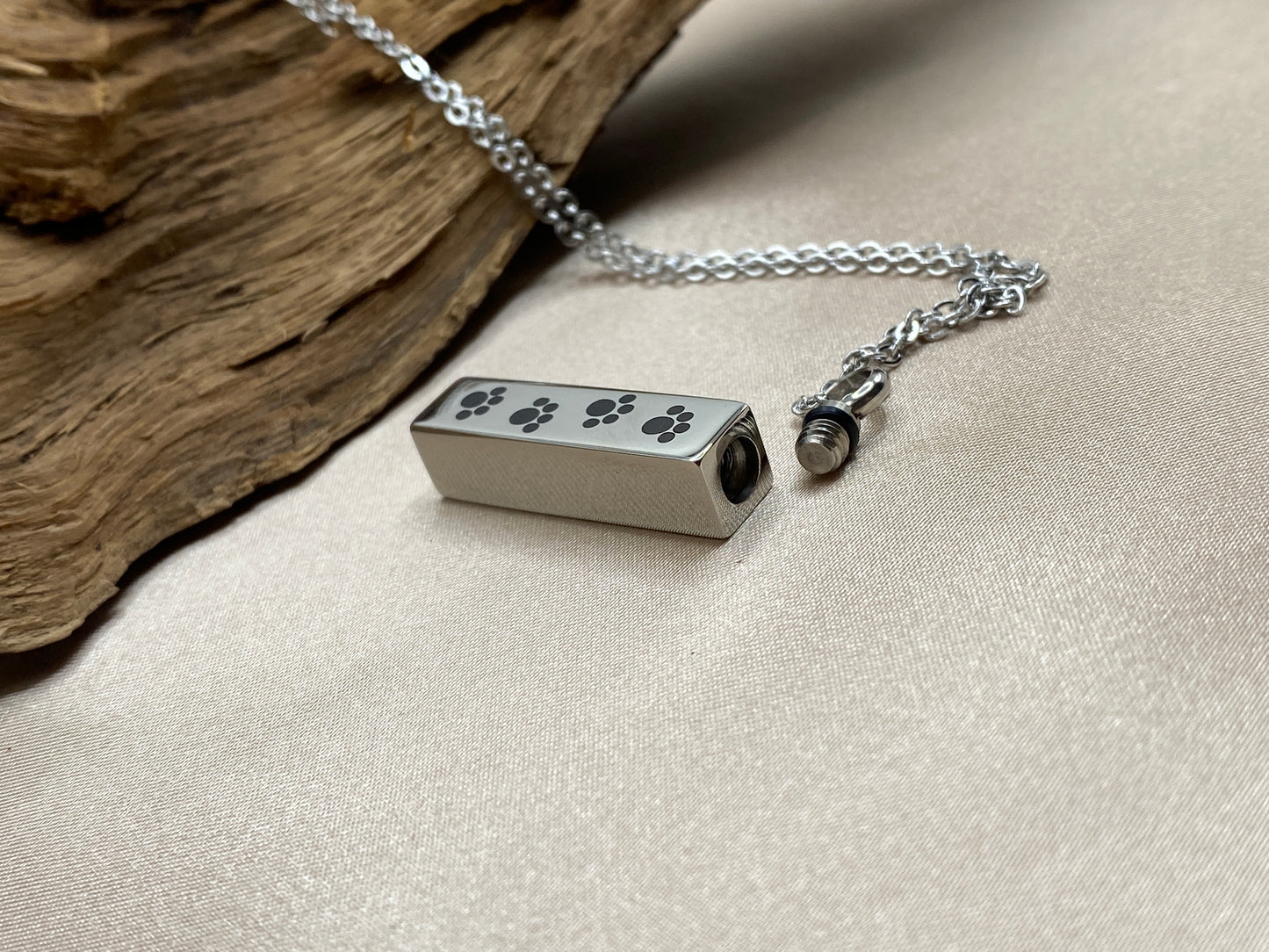 Engravable Silver Paw Print Bar Cremation Necklace – Pet Memorial Urn Jewelry for Ashes