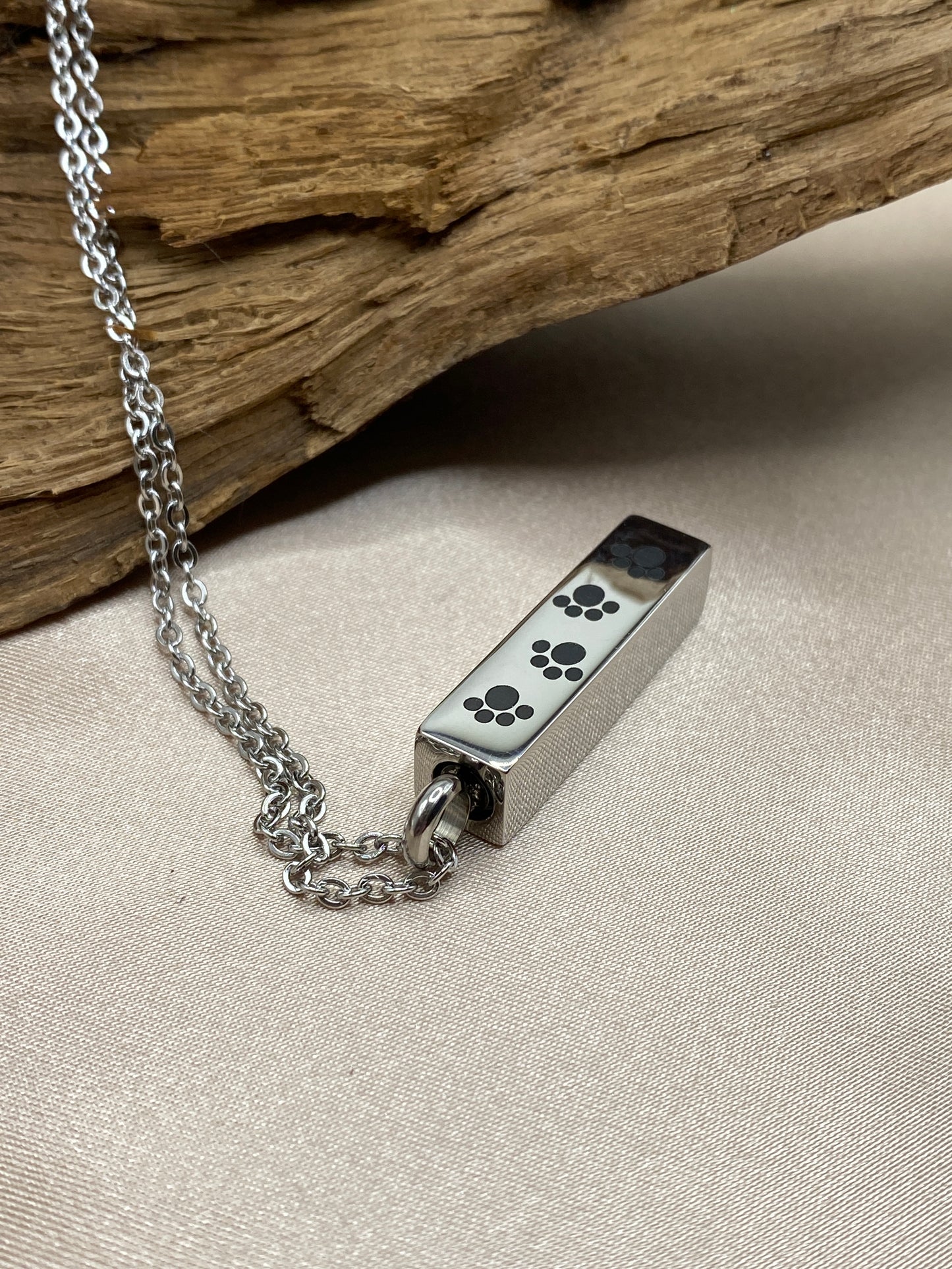 Engravable Silver Paw Print Bar Cremation Necklace – Pet Memorial Urn Jewelry for Ashes