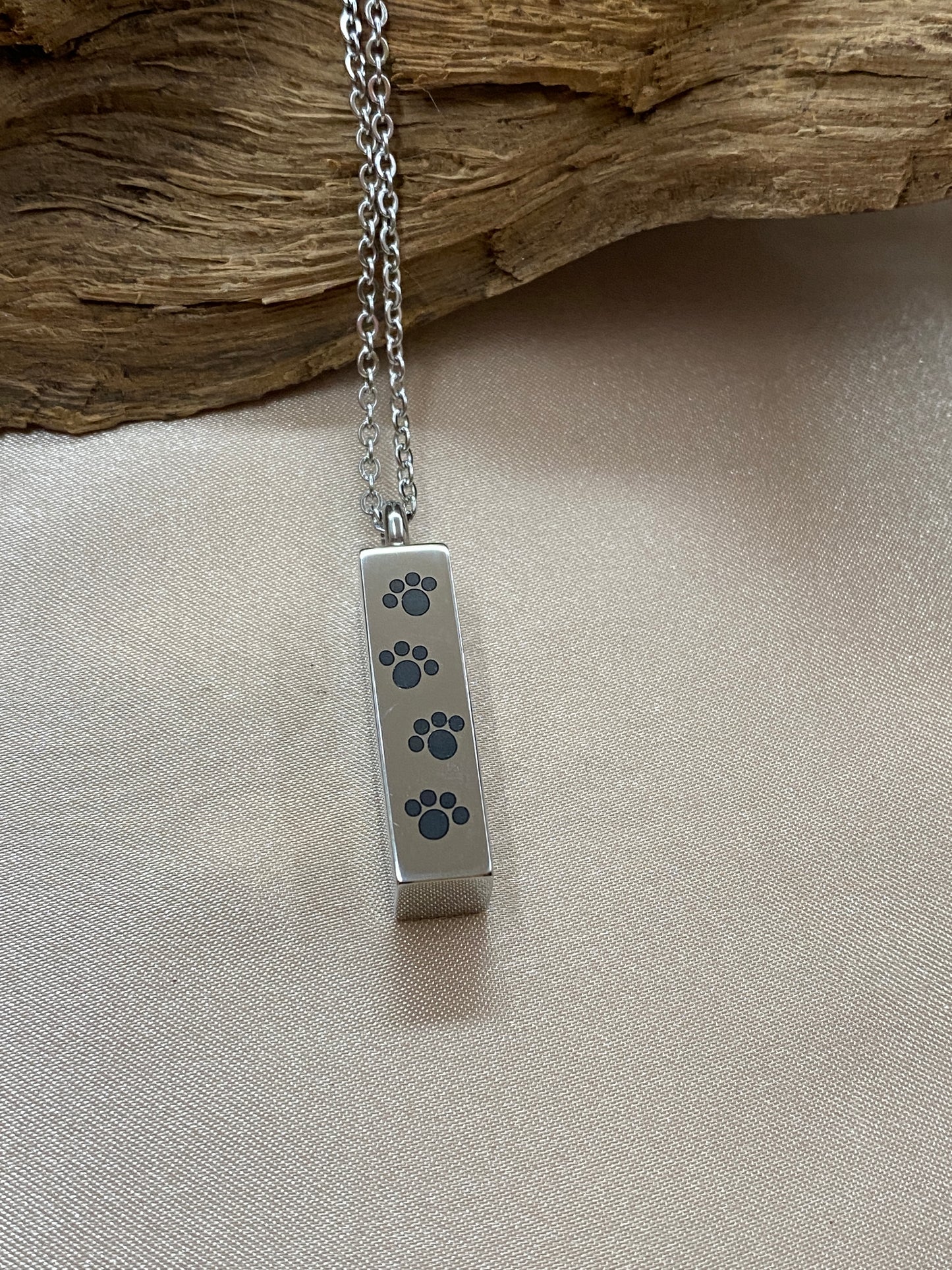 Engravable Silver Paw Print Bar Cremation Necklace – Pet Memorial Urn Jewelry for Ashes