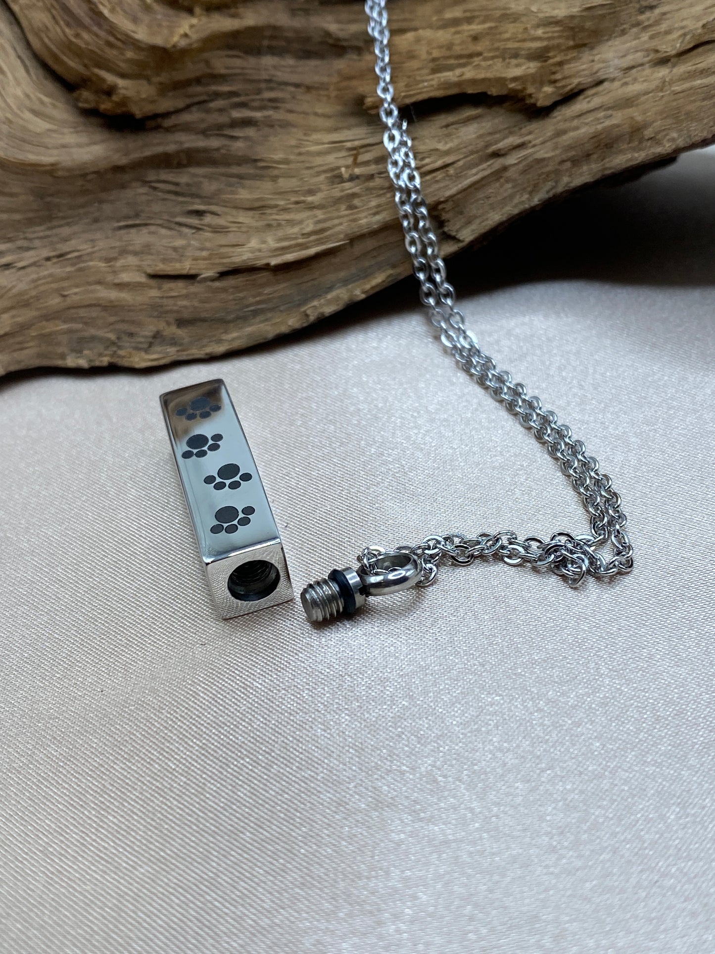 Engravable Silver Paw Print Bar Cremation Necklace – Pet Memorial Urn Jewelry for Ashes