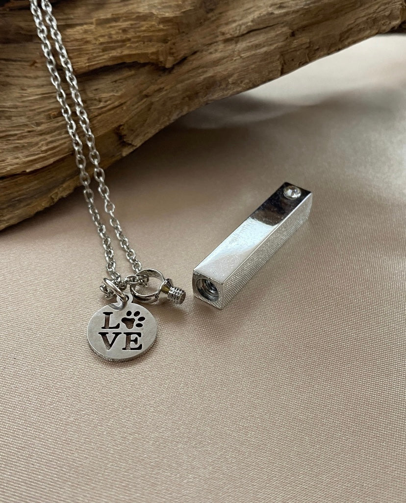 Pet Loss Cremation Necklace – Paw Print Bar Urn Jewelry with Rhinestone & “Love” Charm for Pet Ashes
