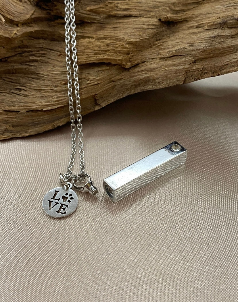 Pet Loss Cremation Necklace – Paw Print Bar Urn Jewelry with Rhinestone & “Love” Charm for Pet Ashes