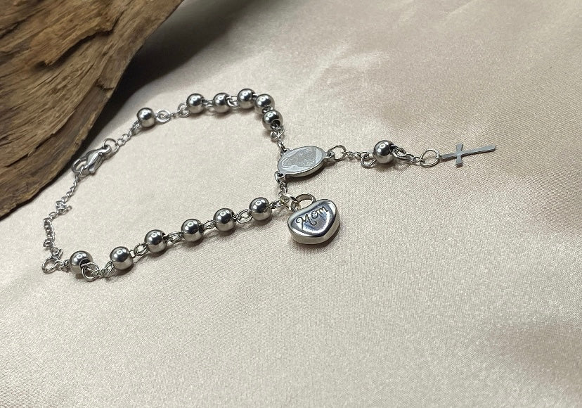 Rosary Urn Bracelet – Engraved 'Mom' Heart Keepsake Jewelry for Ashes