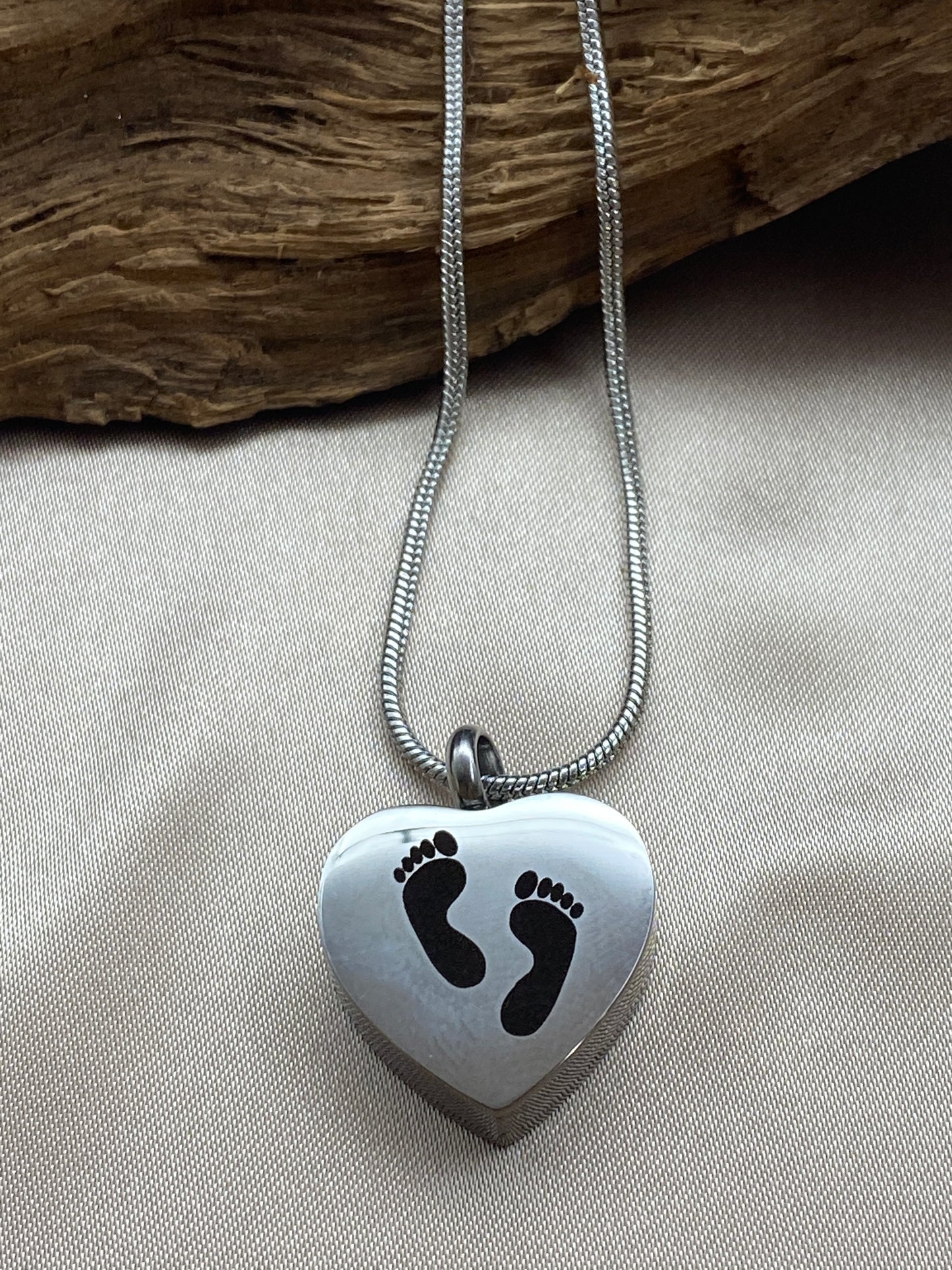 Heartfelt Tribute - Cremation Memorial Heart Urn Necklace for Baby Ashes