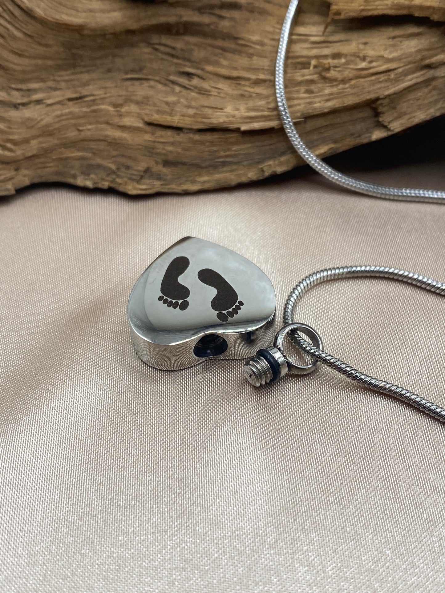 Heartfelt Tribute - Cremation Memorial Heart Urn Necklace for Baby Ashes