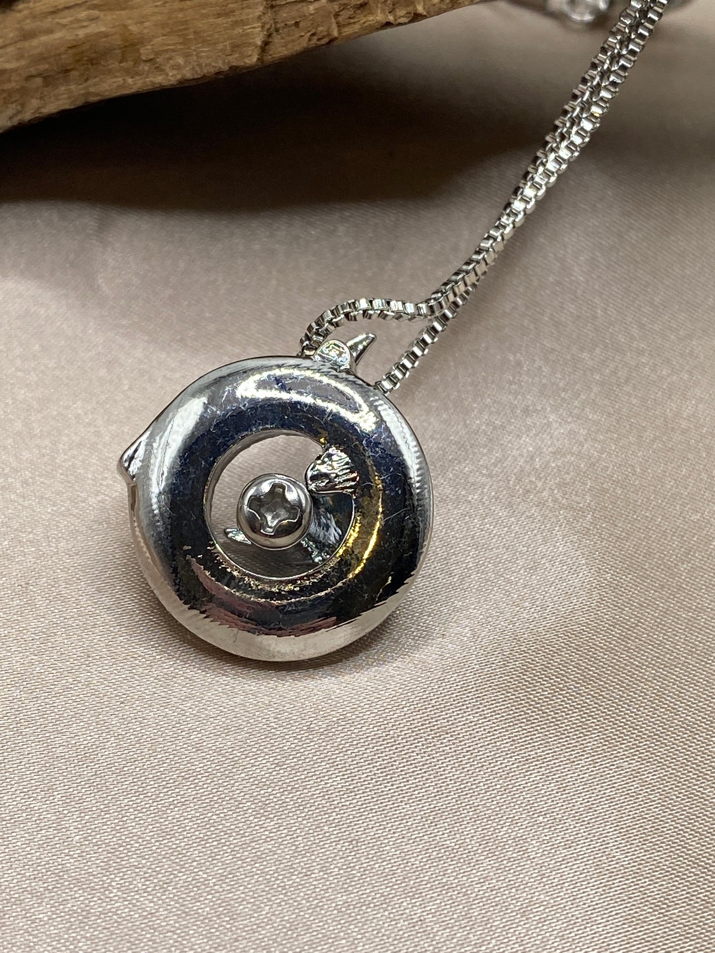 Tree of Life Urn Necklace – Silver Family Tree Memorial Pendant for Ashes