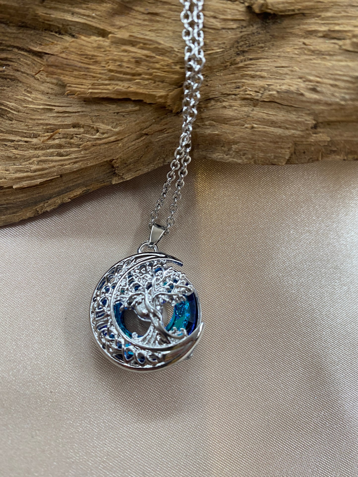 Tree of Life Urn Necklace – Silver Family Tree Memorial Pendant for Ashes