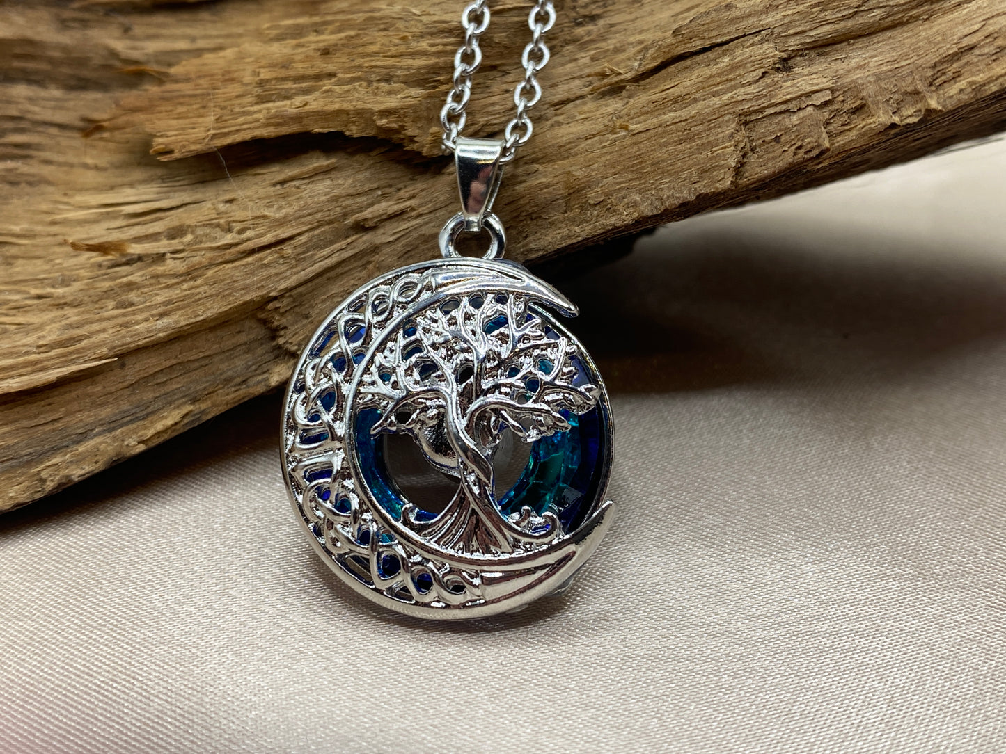Tree of Life Urn Necklace – Silver Family Tree Memorial Pendant for Ashes