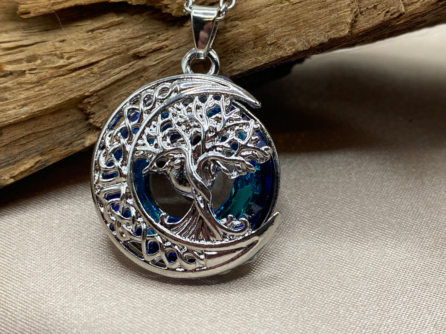 Tree of Life Urn Necklace – Silver Family Tree Memorial Pendant for Ashes