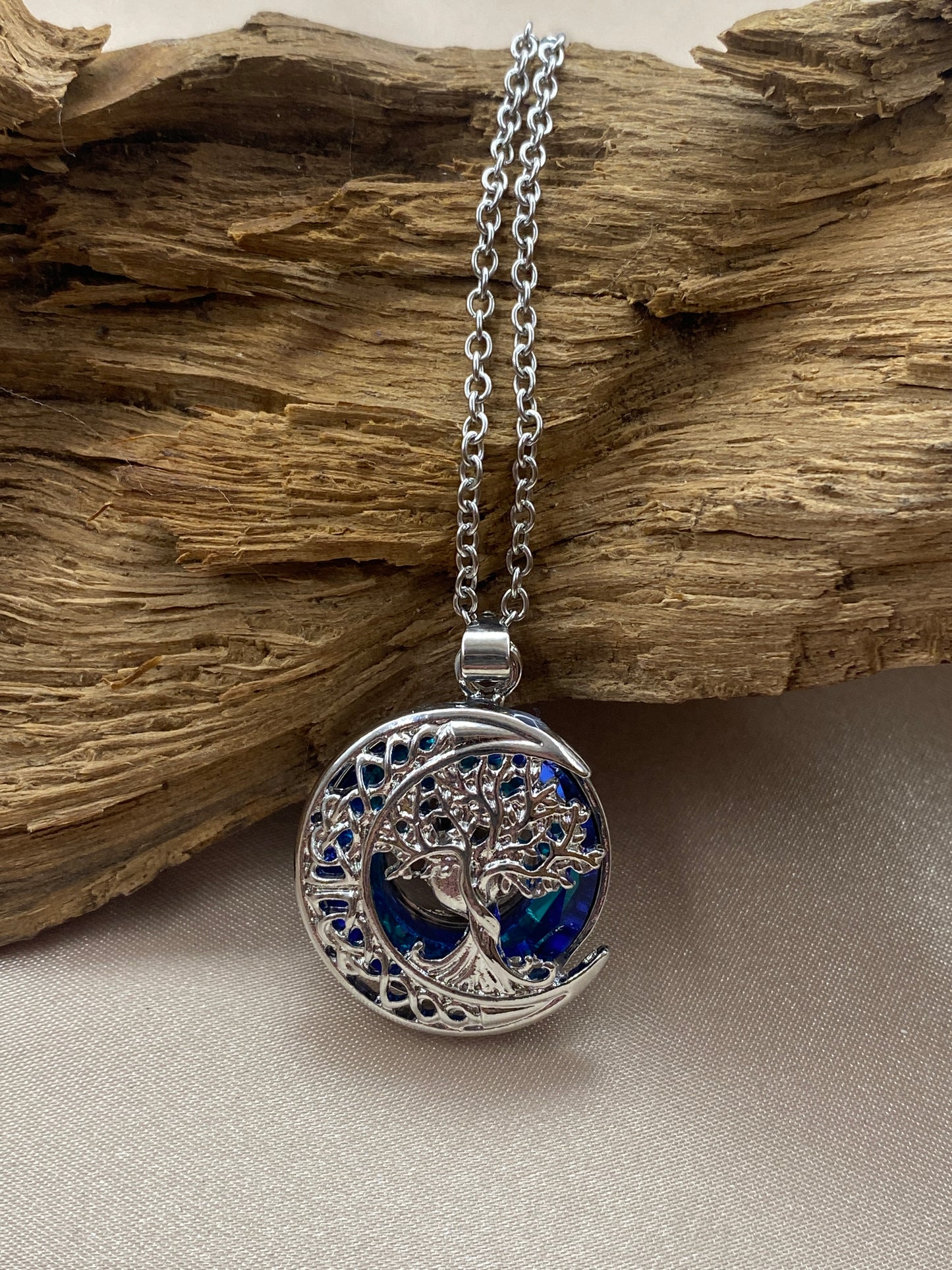 Tree of Life Urn Necklace – Silver Family Tree Memorial Pendant for Ashes
