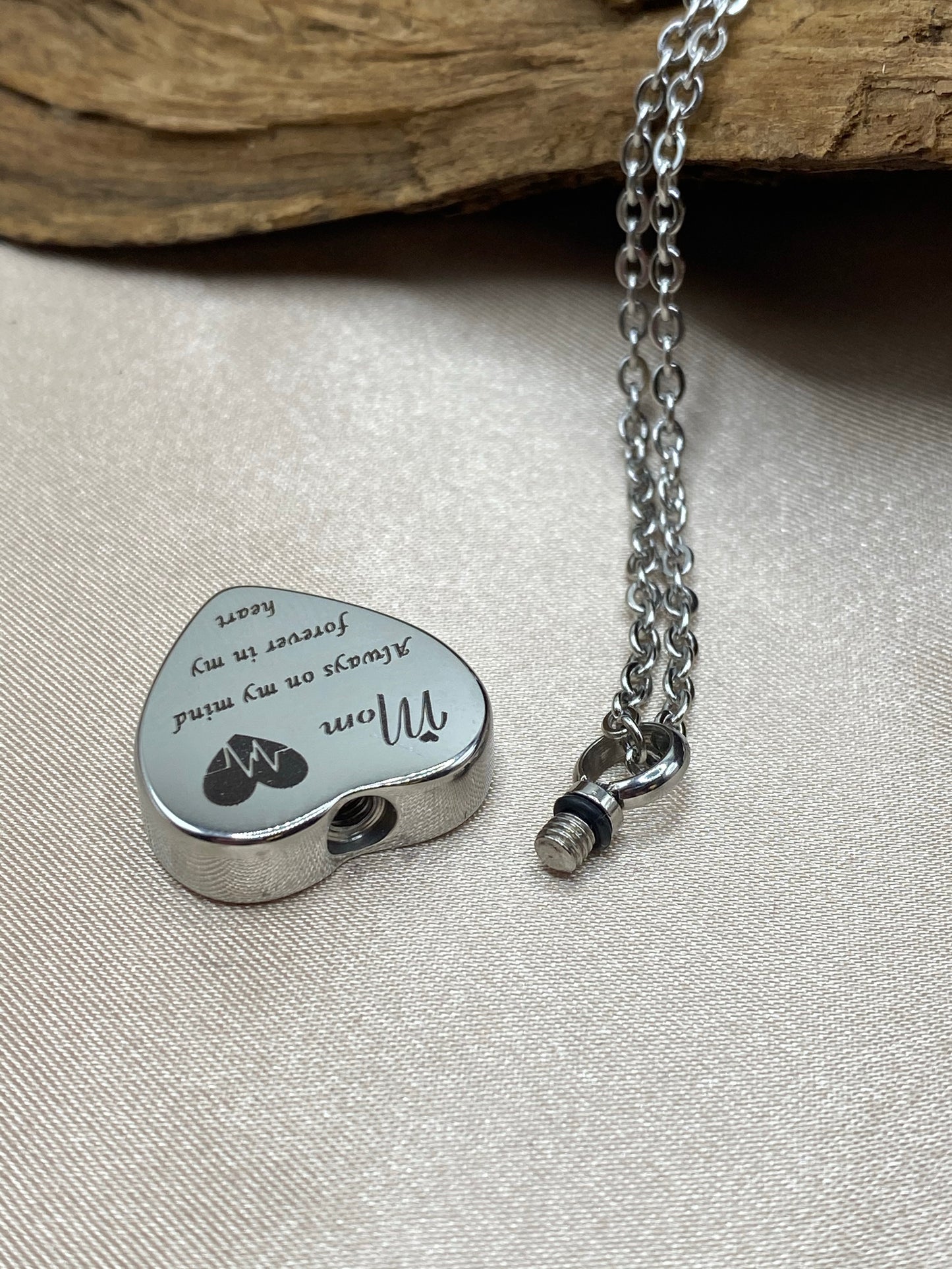 Openable cremation heart pendant for ashes