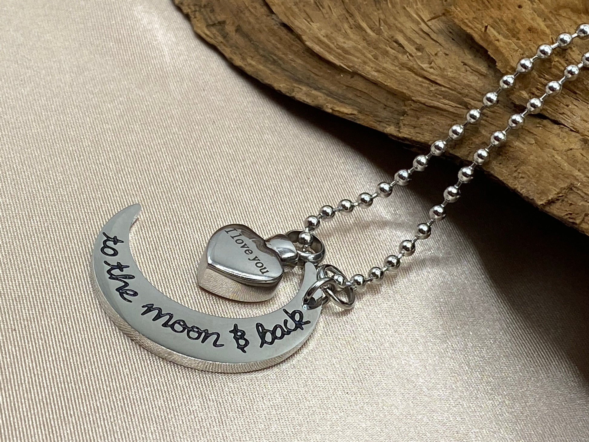 Cremation memorial urn jewelry