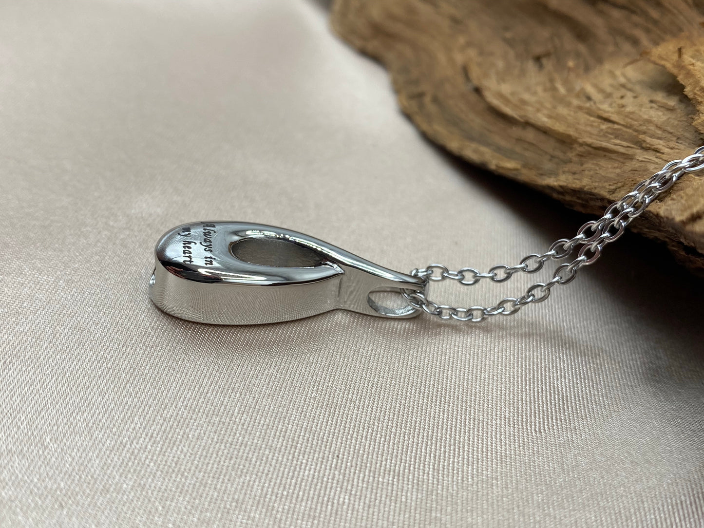 Stainless steel infinity shaped cremation pendant