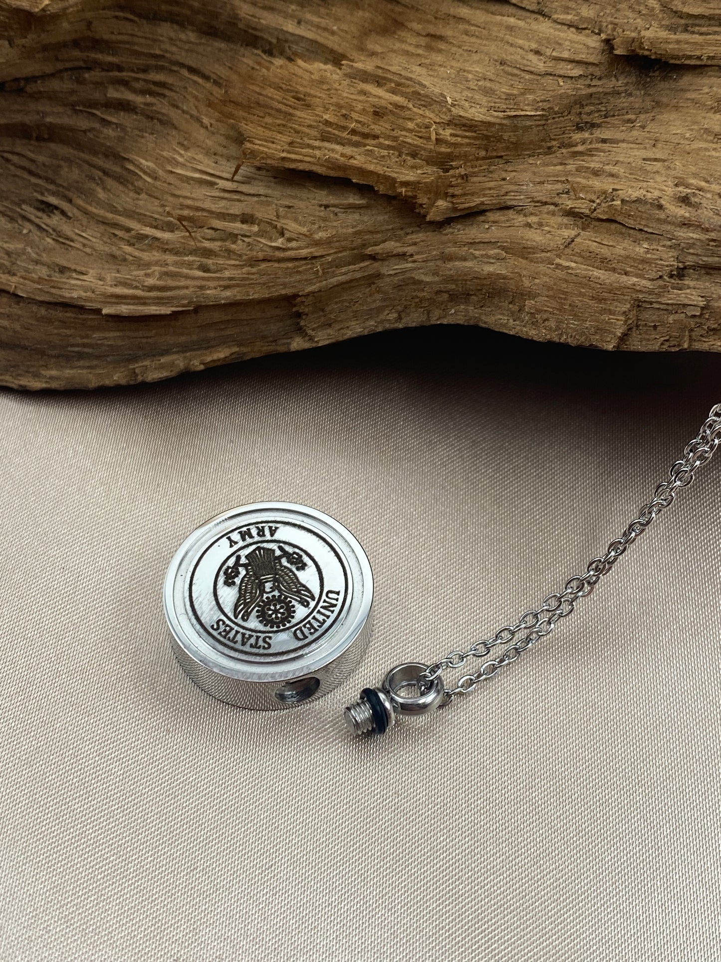 Memorial cremation jewelry for ashes