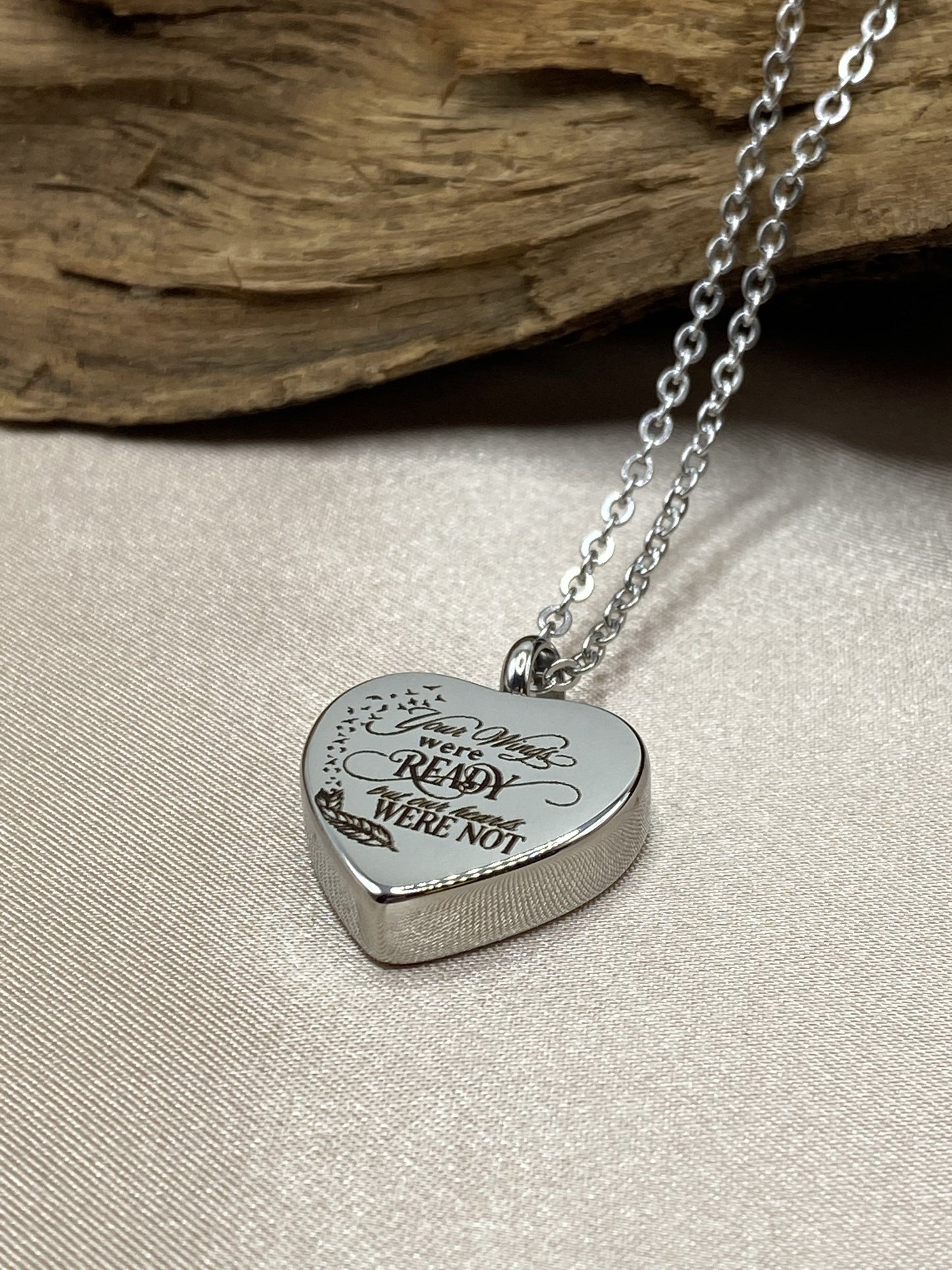 Memorial urn jewelry