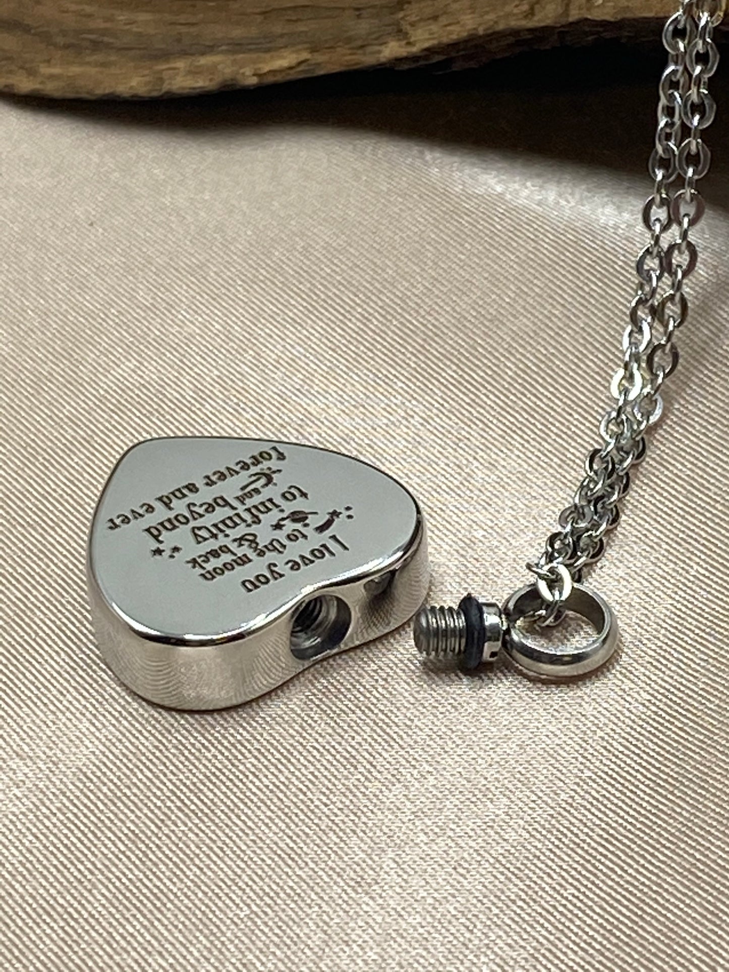 Memorial cremation jewelry