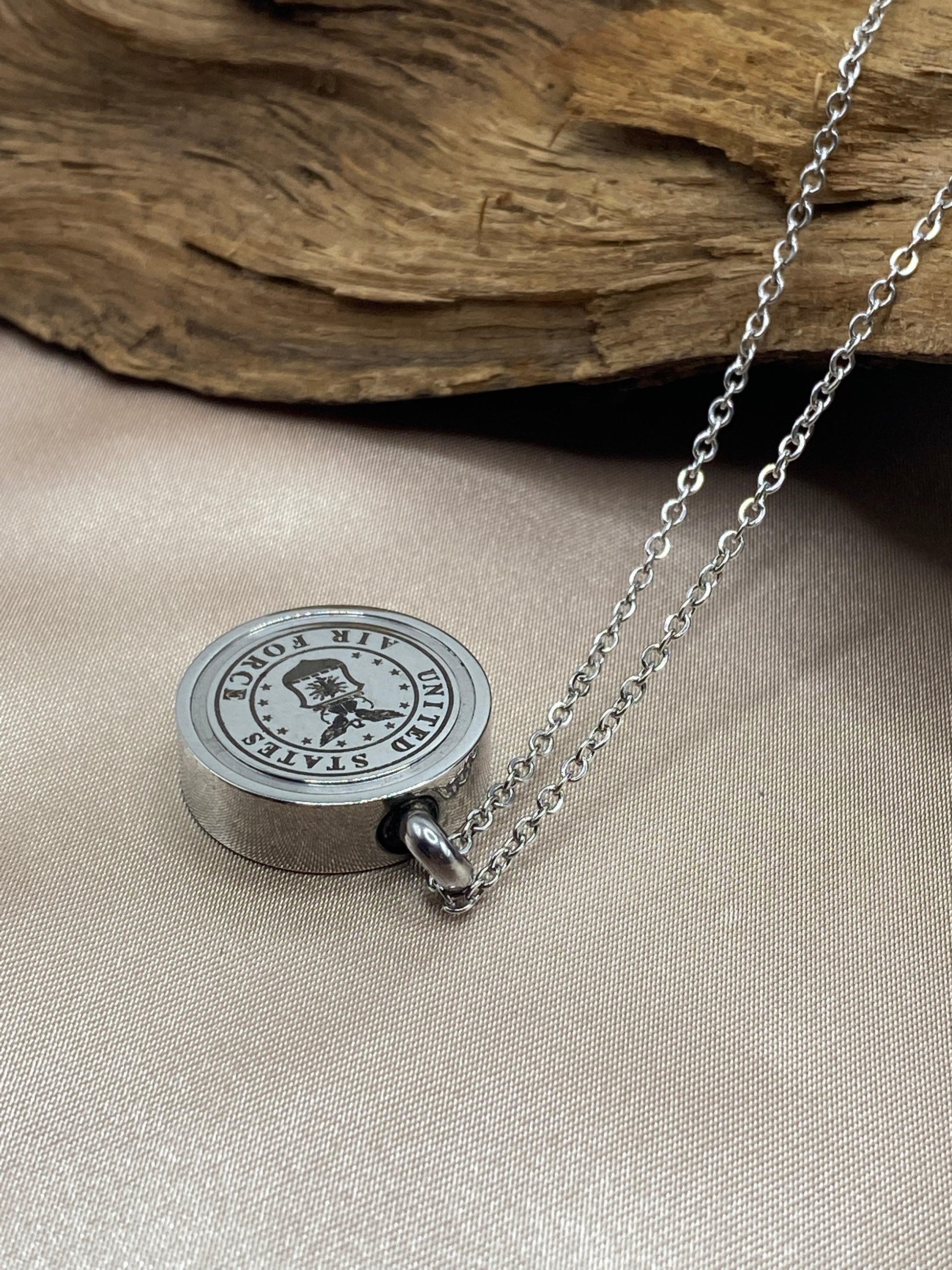Memorial cremation jewelry for Military