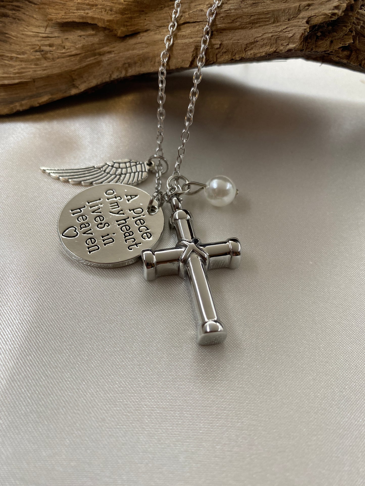 Memorial urn jewelry