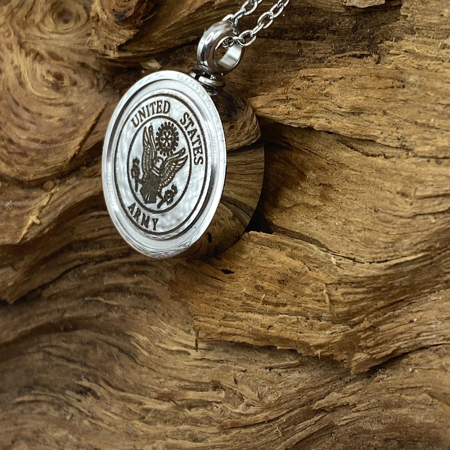 Memorial cremation pendant for Military