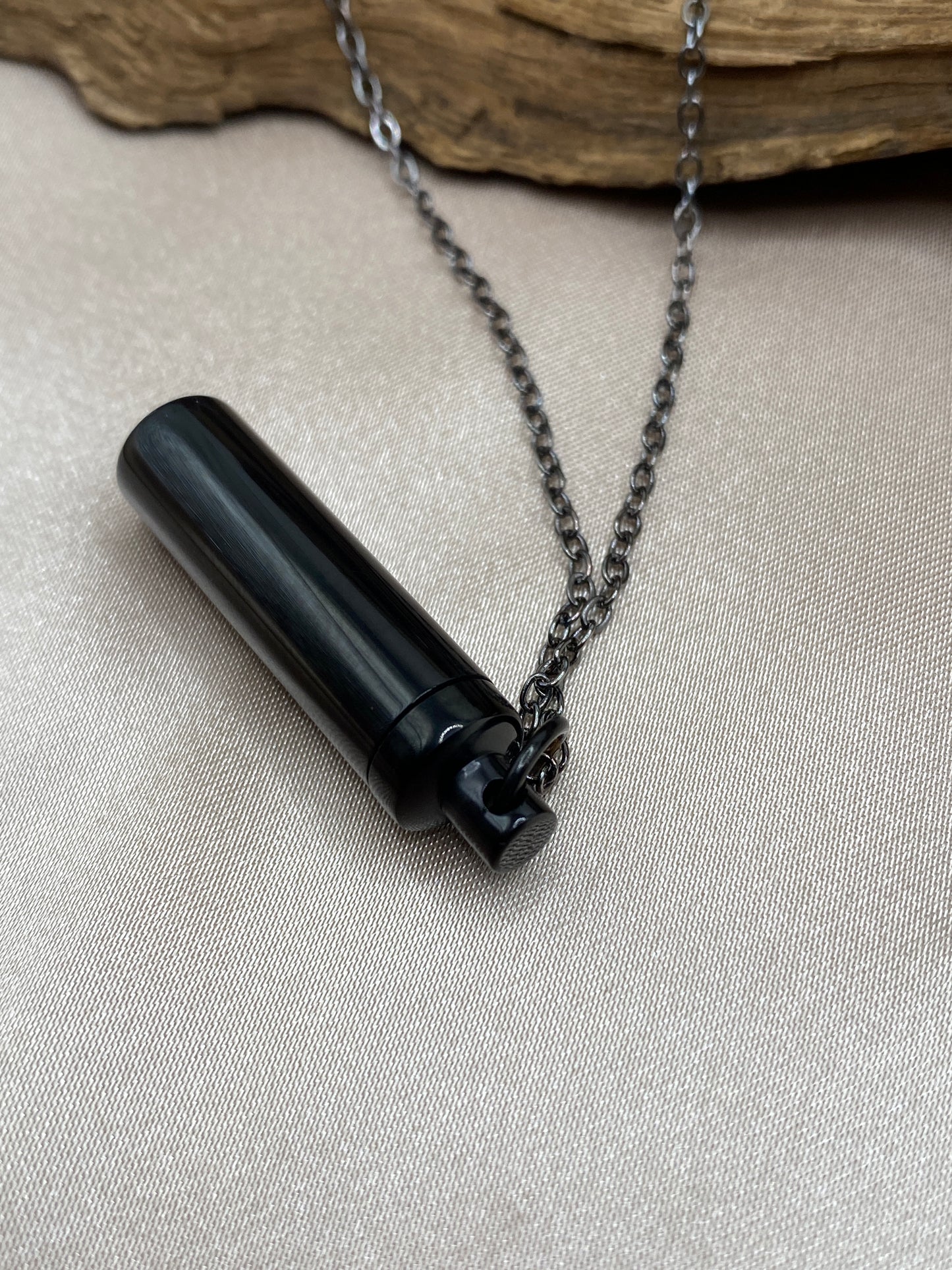 Memorial urn necklace for ashes