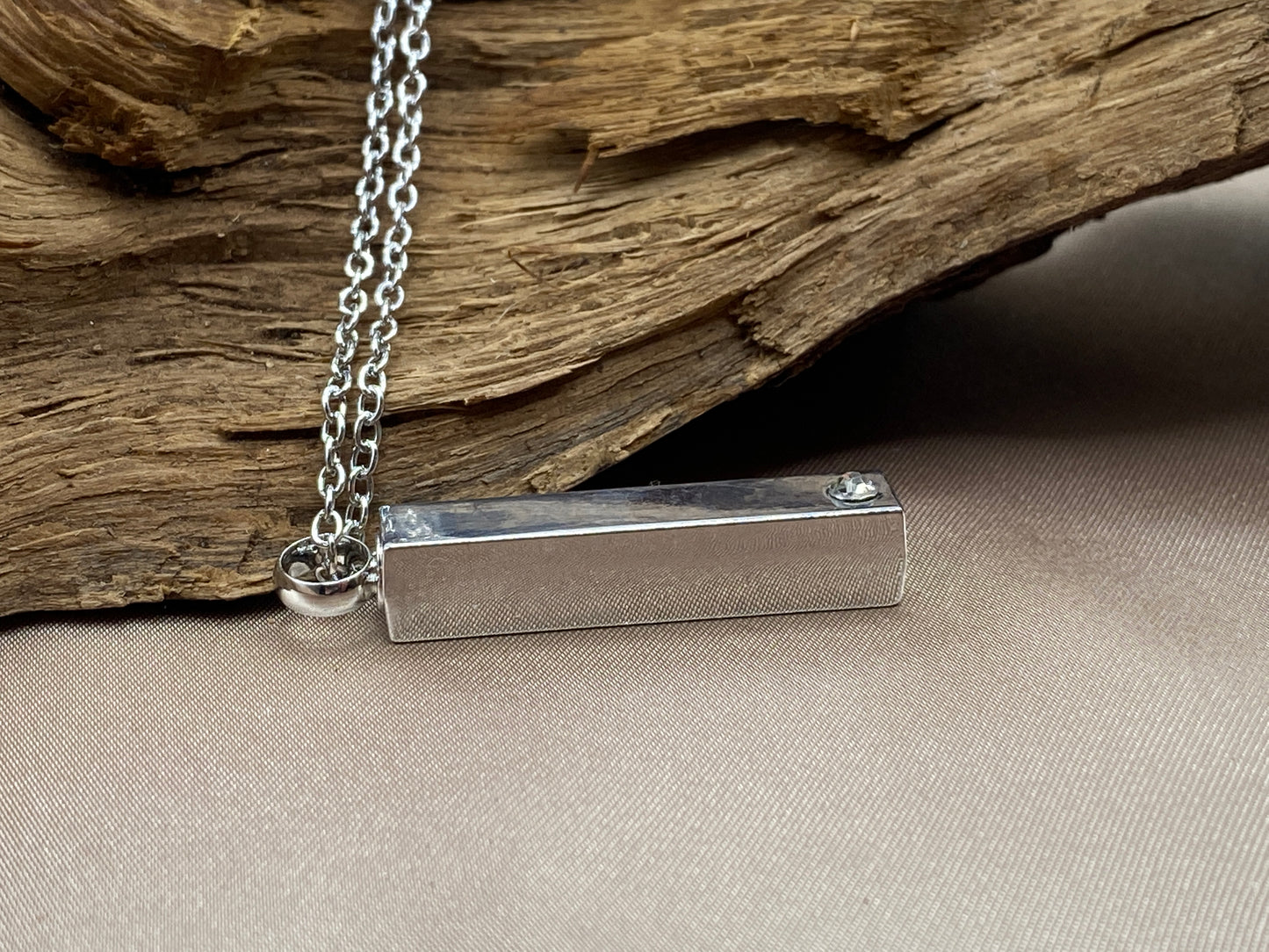 Memorial cremation jewelry