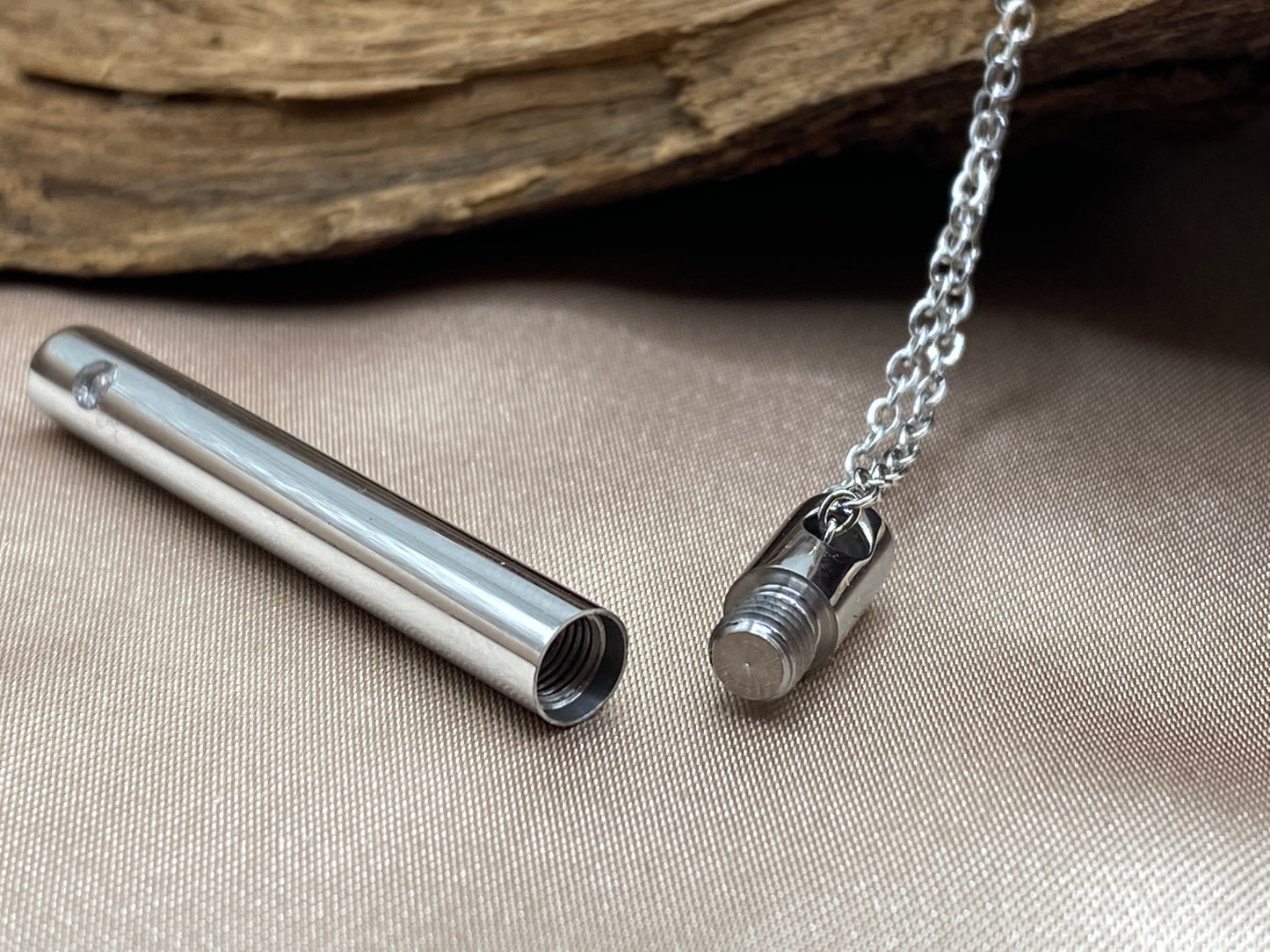 Openable cylinder cremation necklace for ashes