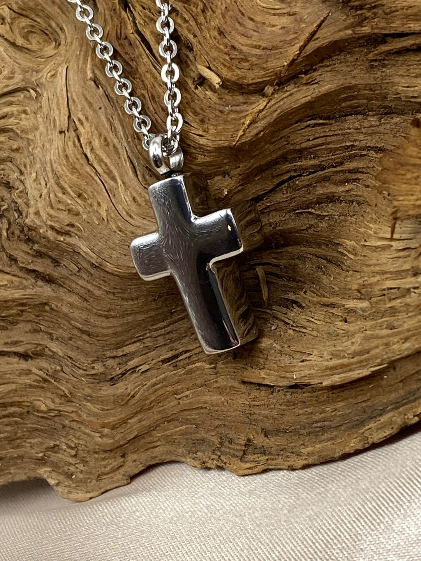 Memorial urn cremation pendant cross